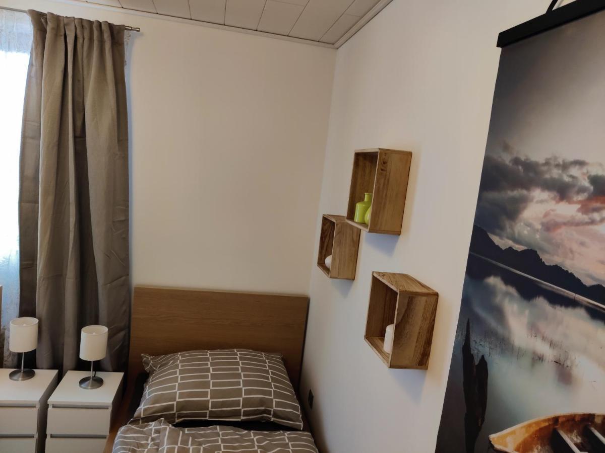 Holiday Home In Quiet Beautiful Area With Two Separate, Modern, Furnished Apartments Deutsch-Wagram Extérieur photo