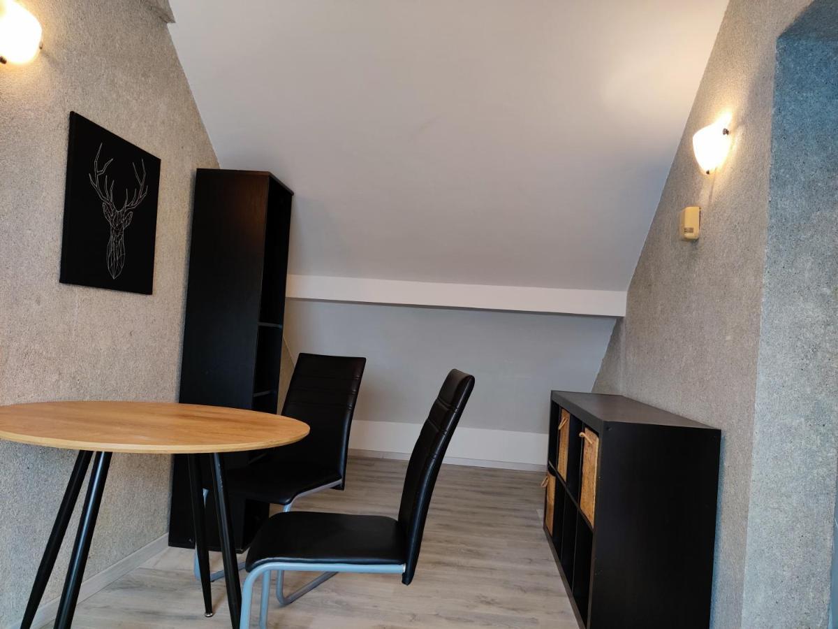 Holiday Home In Quiet Beautiful Area With Two Separate, Modern, Furnished Apartments Deutsch-Wagram Extérieur photo